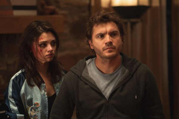 India Eisley and Emile Hirsch in Dead Money