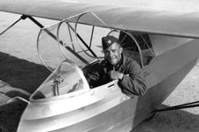 Eliot Noyes ran the Pentagon’s glider program during the Second World War