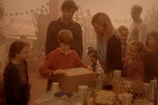 Riccardo Scamarcio and Alba Rohrwacher as parents, celebrating their son’s January birthday in the scorching heat